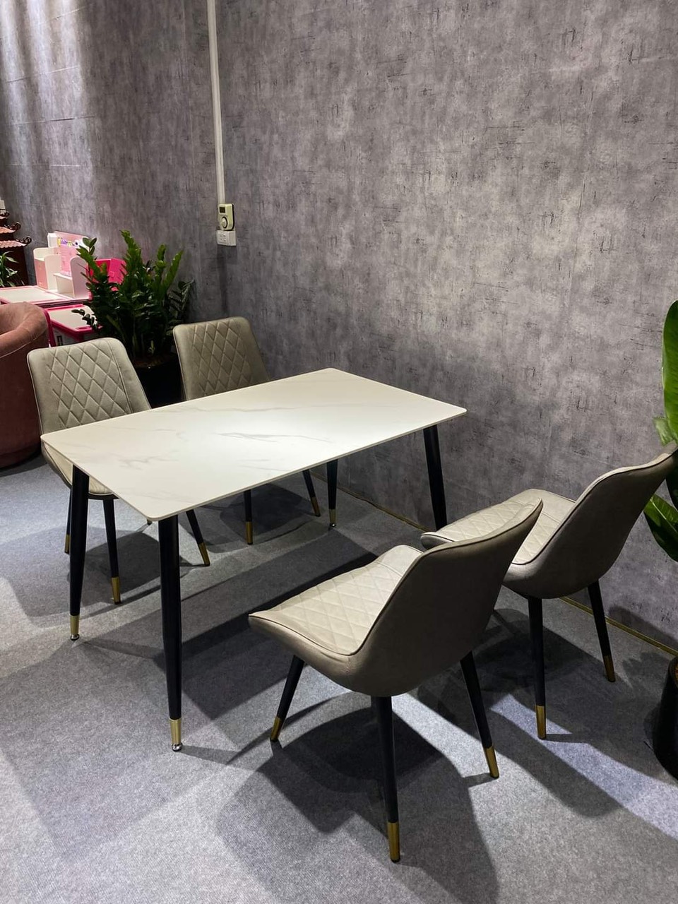 Bộ bàn ăn 4 ghế bàn kích thước dài 1m2